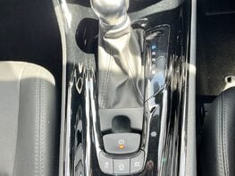 Toyota C-HR EXCEL 52