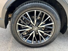 Toyota C-HR EXCEL 15