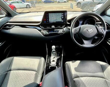 Toyota C-HR EXCEL 2
