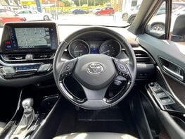 Toyota C-HR EXCEL 19