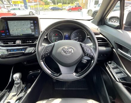 Toyota C-HR EXCEL 19