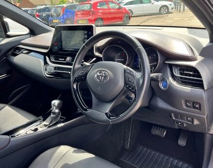 Toyota C-HR EXCEL 18