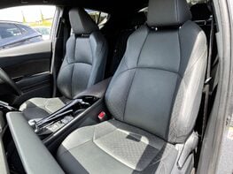 Toyota C-HR EXCEL 64