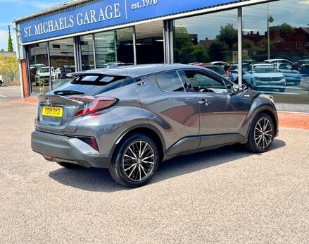 Toyota C-HR EXCEL 8