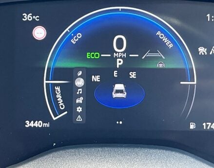 Toyota Yaris Cross ICON 25