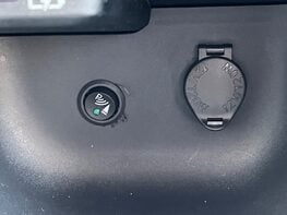 Toyota Yaris Cross ICON 49