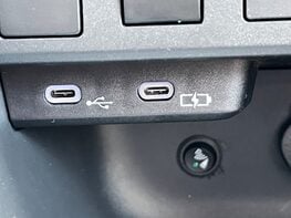 Toyota Yaris Cross ICON 48