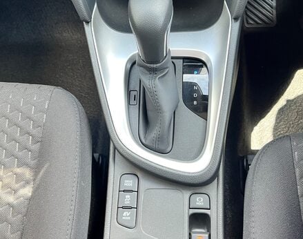Toyota Yaris Cross ICON 52