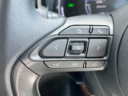 Toyota Yaris Cross ICON 53