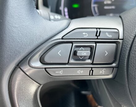 Toyota Yaris Cross ICON 53
