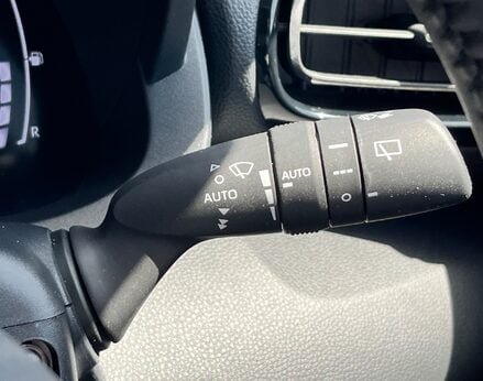 Toyota Yaris Cross ICON 56