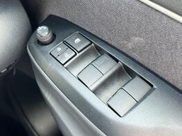 Toyota Yaris Cross ICON 59