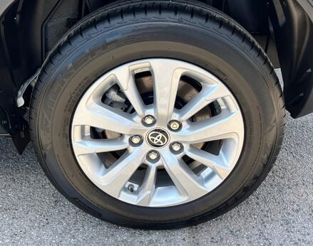 Toyota Yaris Cross ICON 14