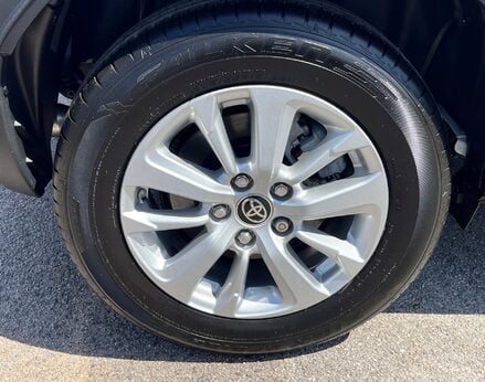 Toyota Yaris Cross ICON 15