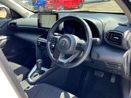 Toyota Yaris Cross ICON 18
