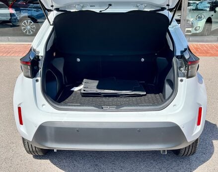 Toyota Yaris Cross ICON 64