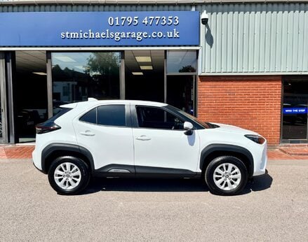 Toyota Yaris Cross ICON 10