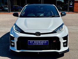 Toyota Yaris GR-Y CIRCUIT 5