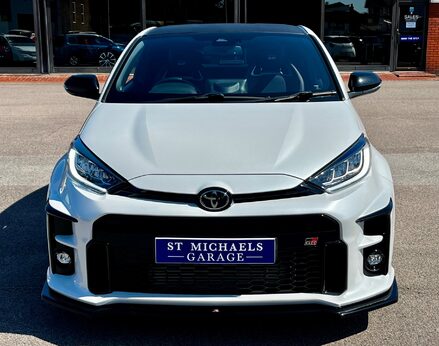 Toyota Yaris GR-Y CIRCUIT 5