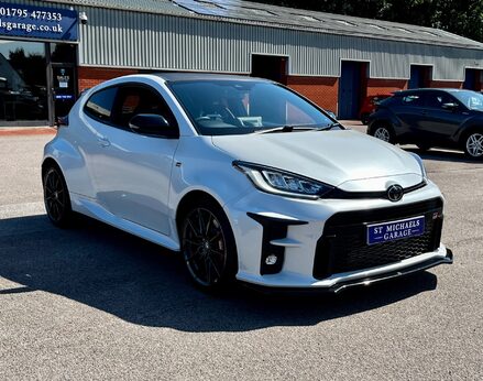 Toyota Yaris GR-Y CIRCUIT 4