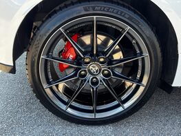 Toyota Yaris GR-Y CIRCUIT 16