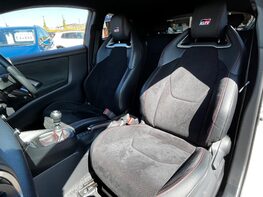 Toyota Yaris GR-Y CIRCUIT 61
