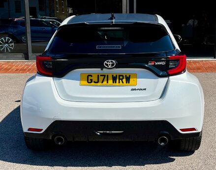 Toyota Yaris GR-Y CIRCUIT 6