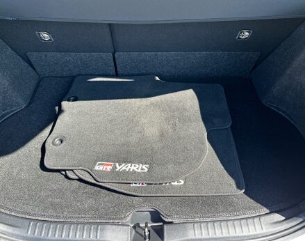 Toyota Yaris GR-Y CIRCUIT 65