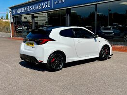 Toyota Yaris GR-Y CIRCUIT 8