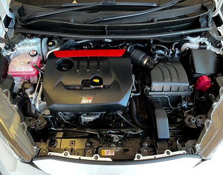 Toyota Yaris GR-Y CIRCUIT 7