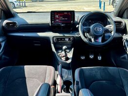 Toyota Yaris GR-Y CIRCUIT 2