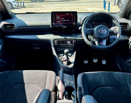 Toyota Yaris GR-Y CIRCUIT 2