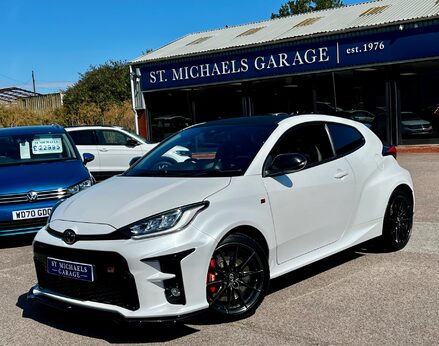 Toyota Yaris GR-Y CIRCUIT 1