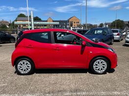 Toyota Aygo VVT-I X-PLAY 10
