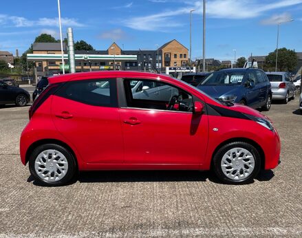 Toyota Aygo VVT-I X-PLAY 10