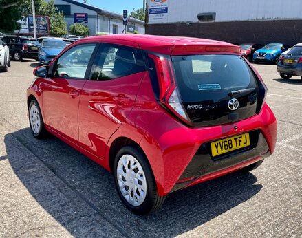 Toyota Aygo VVT-I X-PLAY 9