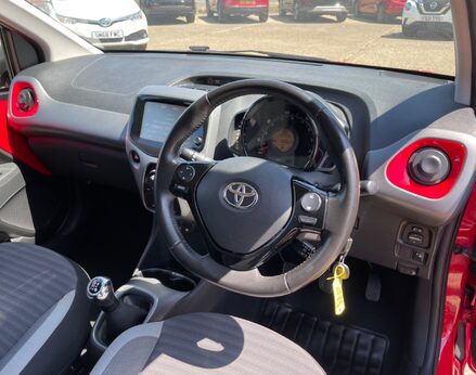 Toyota Aygo VVT-I X-PLAY 17