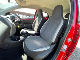 Toyota Aygo VVT-I X-PLAY 45