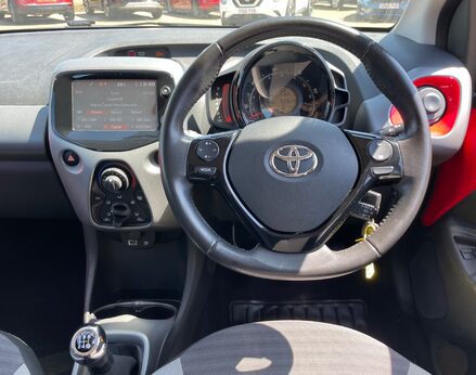 Toyota Aygo VVT-I X-PLAY 18