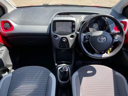 Toyota Aygo VVT-I X-PLAY 2