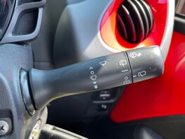 Toyota Aygo VVT-I X-PLAY 40