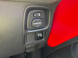 Toyota Aygo VVT-I X-PLAY 38