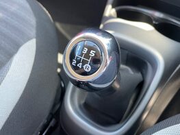 Toyota Aygo VVT-I X-PLAY 34