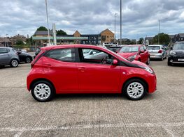 Toyota Aygo VVT-I X-PLAY 10