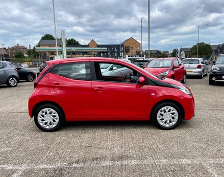 Toyota Aygo VVT-I X-PLAY 10