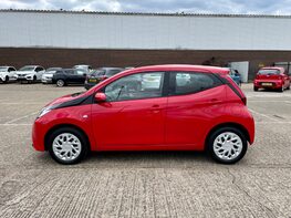 Toyota Aygo VVT-I X-PLAY 11