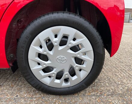 Toyota Aygo VVT-I X-PLAY 16