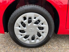 Toyota Aygo VVT-I X-PLAY 13