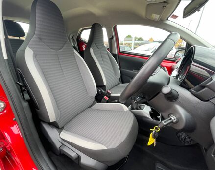 Toyota Aygo VVT-I X-PLAY 45