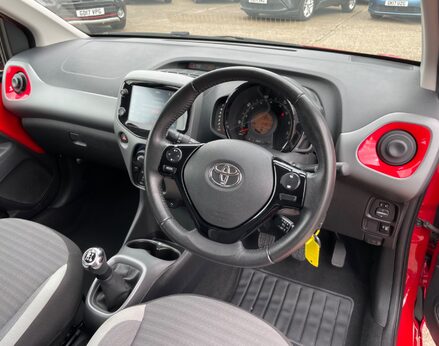 Toyota Aygo VVT-I X-PLAY 17